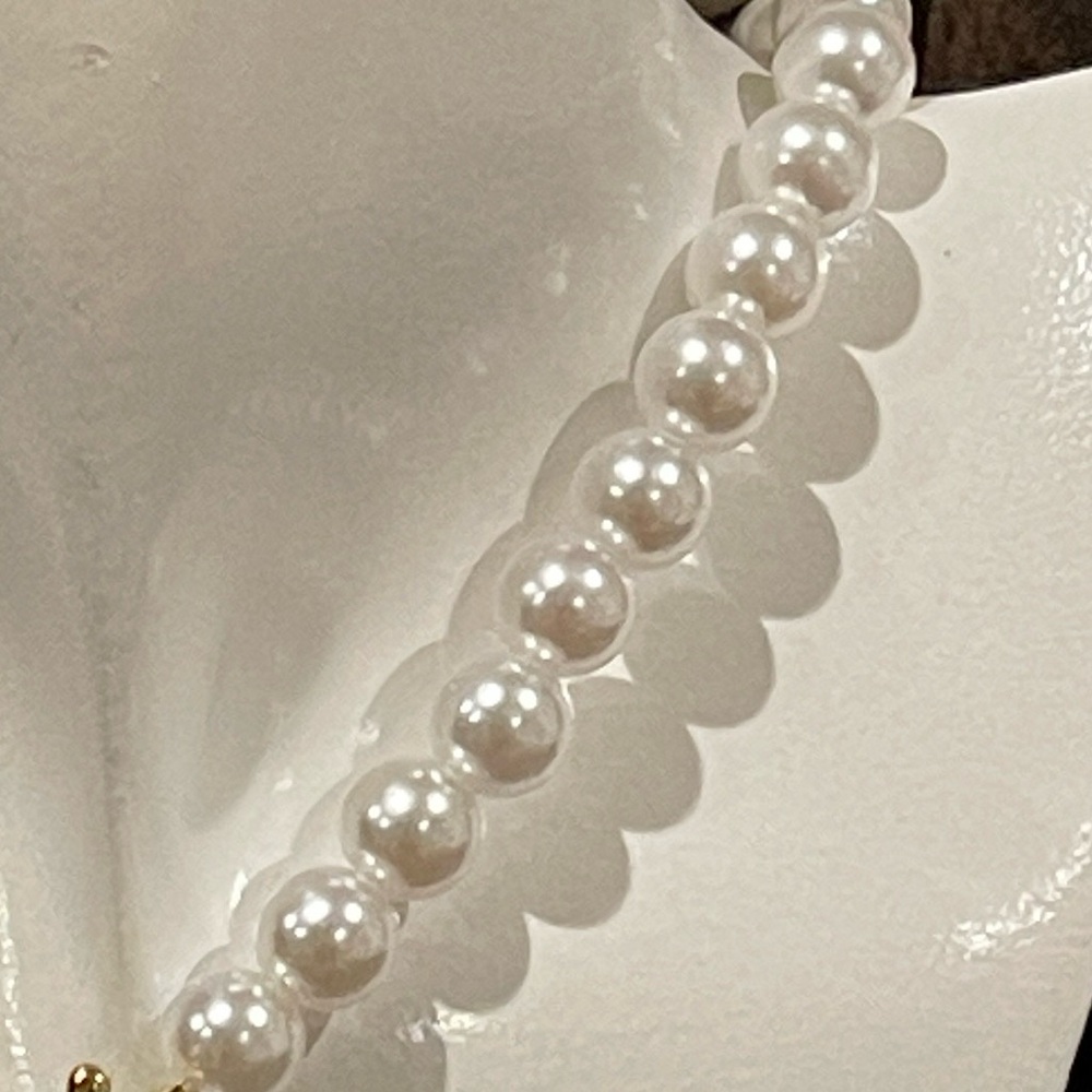 Elegant Pearl and Pink Stone Necklace - Picture 5 of 7